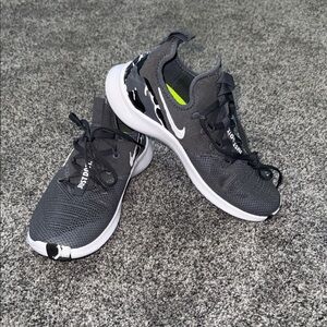 Nike Black and White Running Shoes
